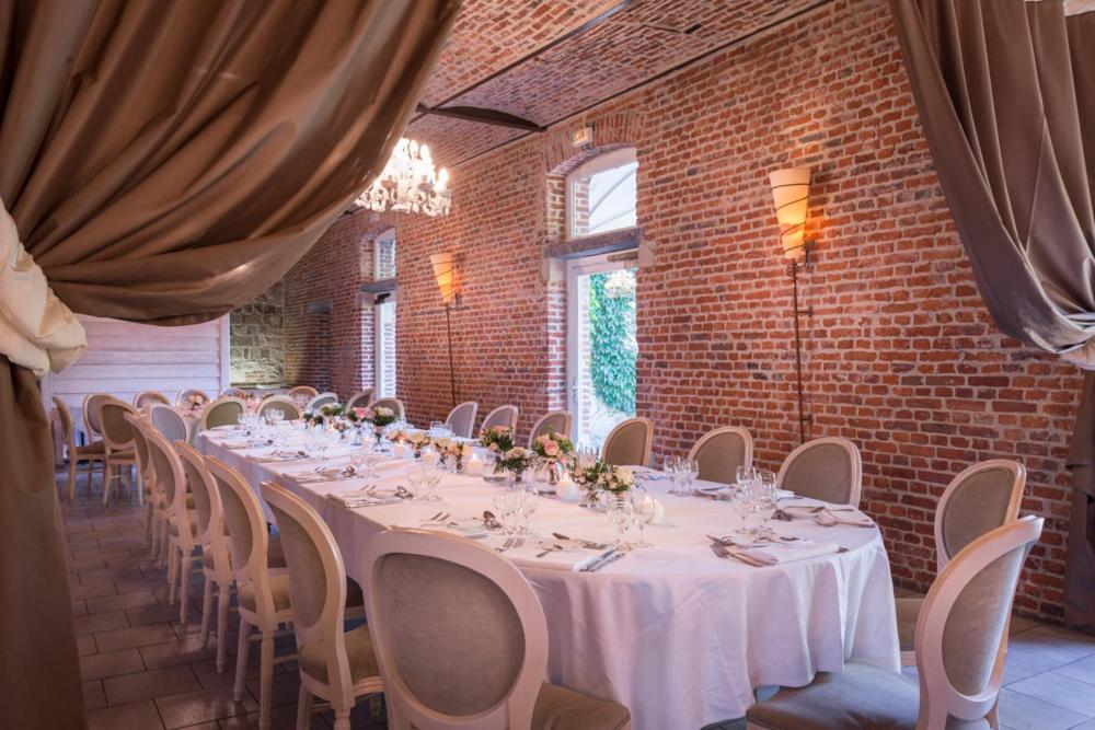Logis-Hotel-Restaurant La Gentilhommiere Artres Ngoại thất bức ảnh