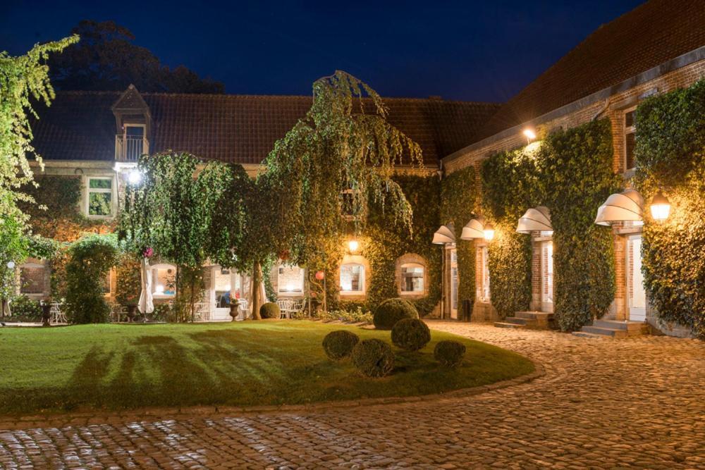 Logis-Hotel-Restaurant La Gentilhommiere Artres Ngoại thất bức ảnh